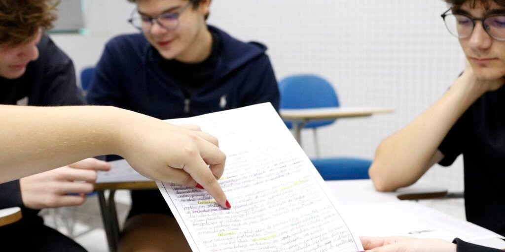 Encceja 2026: alunos já podem consultar cartilha de redação