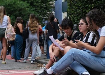 Saeb 2025: Brasil recupera nível pré-pandemia, mas ainda tem gargalos