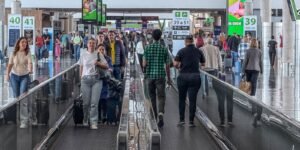 Setor de serviços fica estável em junho e sobe 2% no 1º semestre