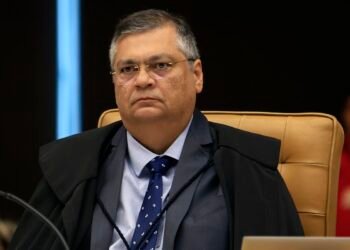 Dino cobra explicação sobre elo entre Master e instituto de Mendonça