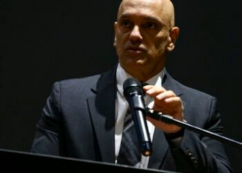 "Inconstitucional e ilegal", diz Moraes sobre investigação de Mendonça