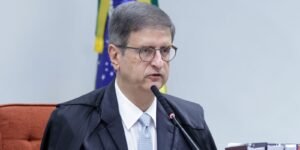 PGR pede anulação de investigação sobre conversas de Moraes e Vorcaro